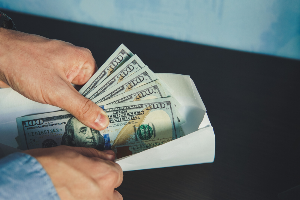 暦年贈与を正しく使って相続税対策 贈与を無駄にしないための2つの注意点 相続税申告相談プラザ ランドマーク税理士法人